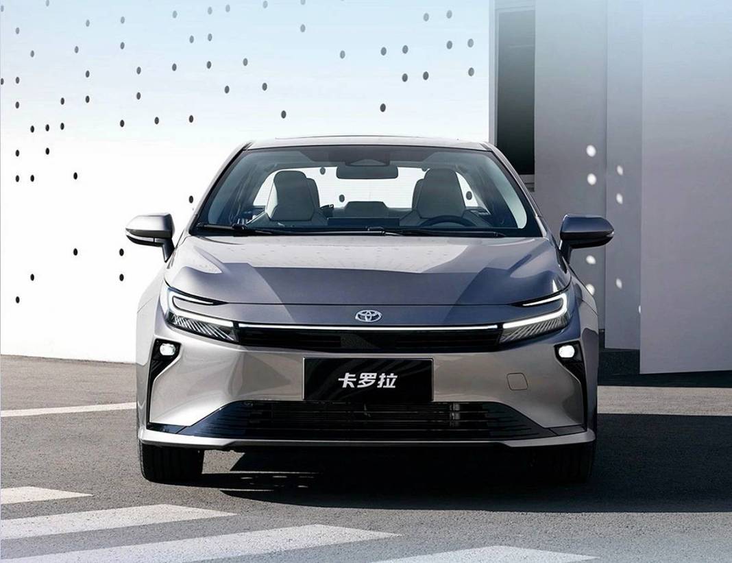 Yakıt cimrisi Corolla'nın yeni yüzü göründü! Toyota'nın yeni sedan kralı sahnede 5